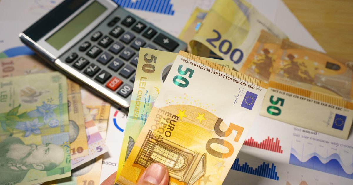 Goodbudget vs Notion for Budgeting: Envelope System or Full Flexibility?