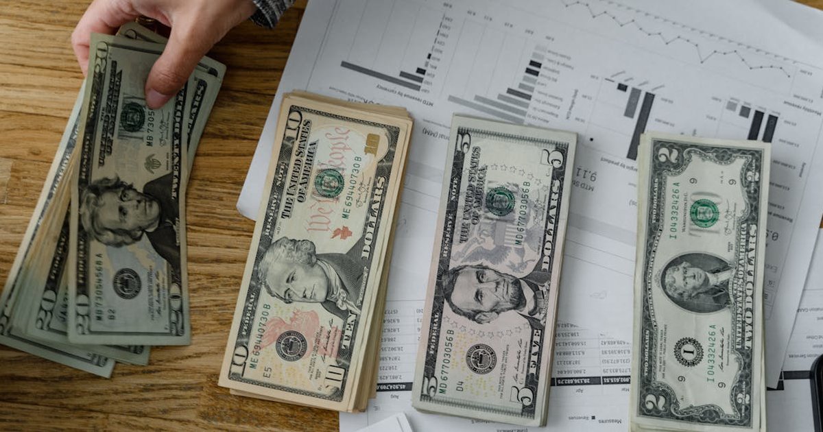 How to Track Multiple Income Streams in Notion (Freelancers & Side Hustlers)