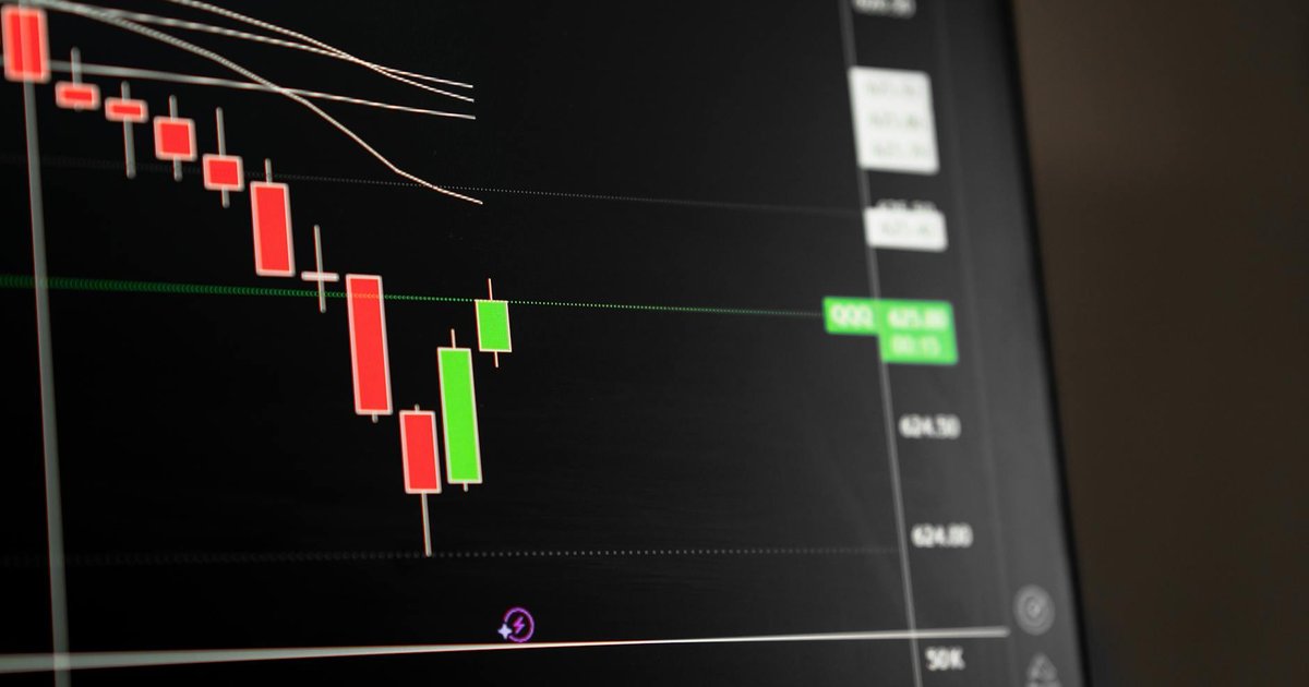 Vanguard vs Fidelity 2026: Fees, Funds, and Which Brokerage Wins
